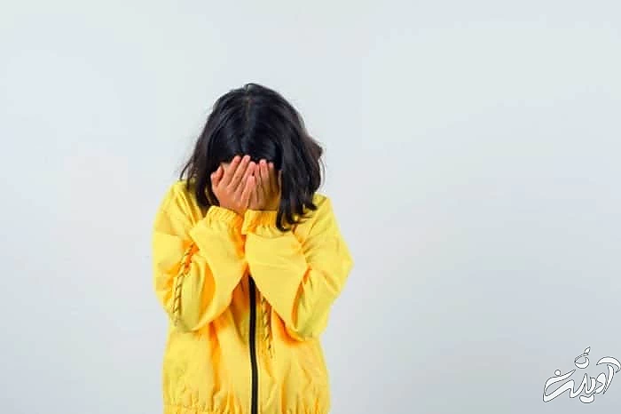 شرمنده و خجالت زده